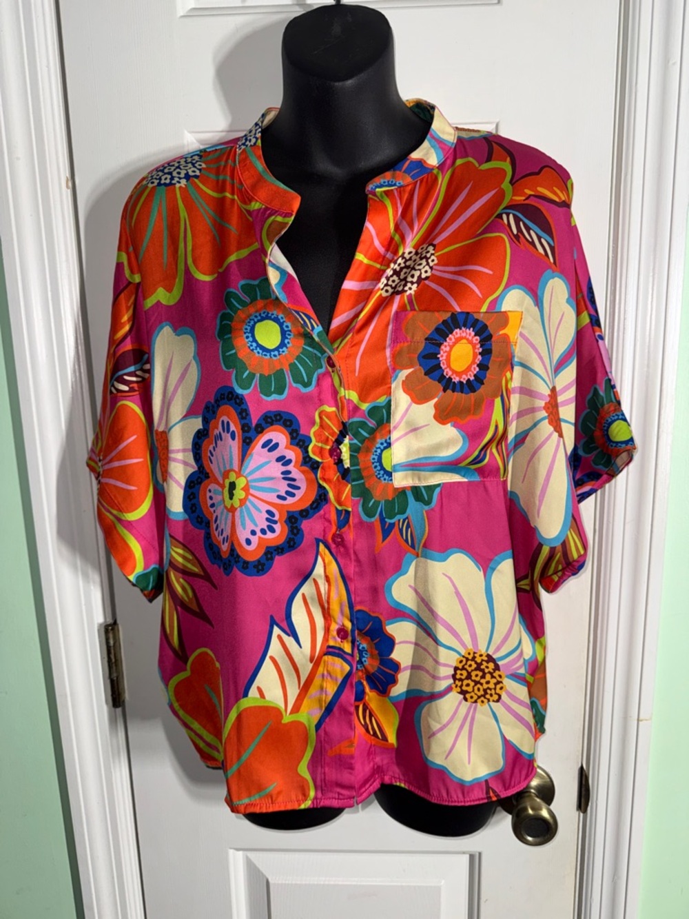 Industry Republic Clothing Vibrant Floral Airflow Elbow Sleeve Popover Shirt Med